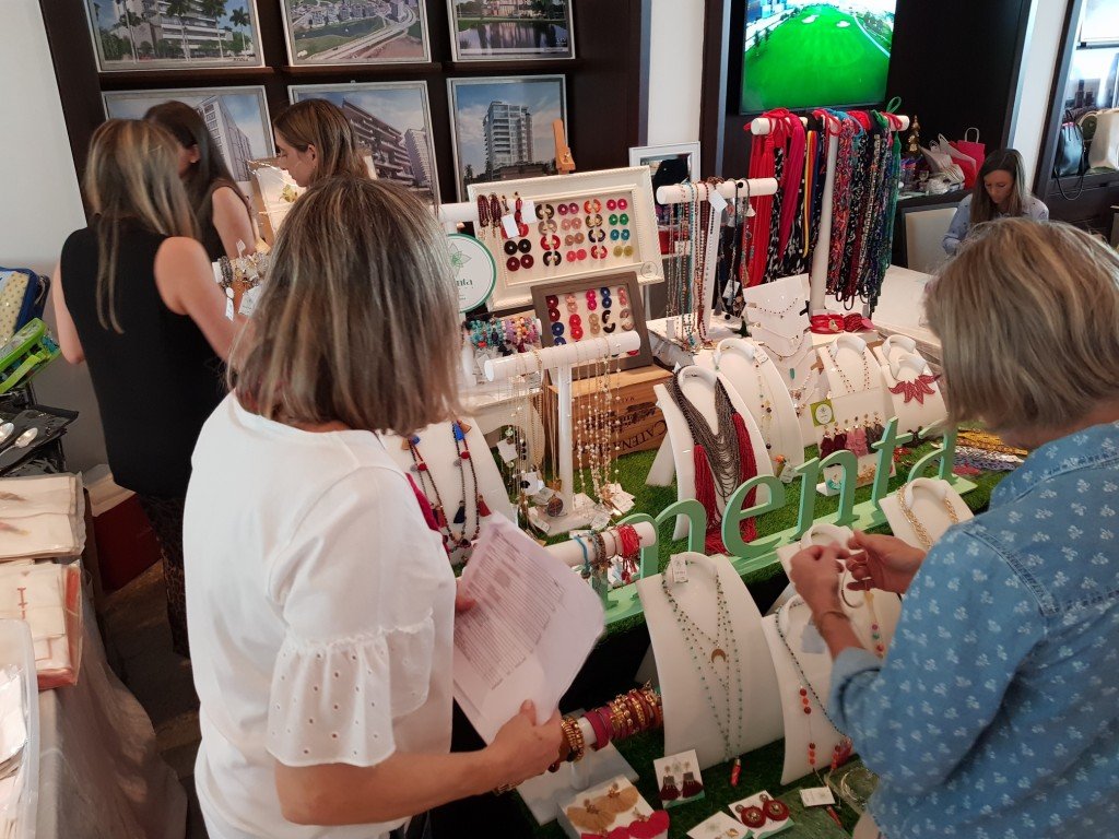 Por quinto año consecutivo Santa María Golf & Country Club abrió sus puertas para presentar lo mejor de la decoración, bisutería, artículos personales, ropa, vestidos de baño y comida artesanal a su distinguida lista de invitados.