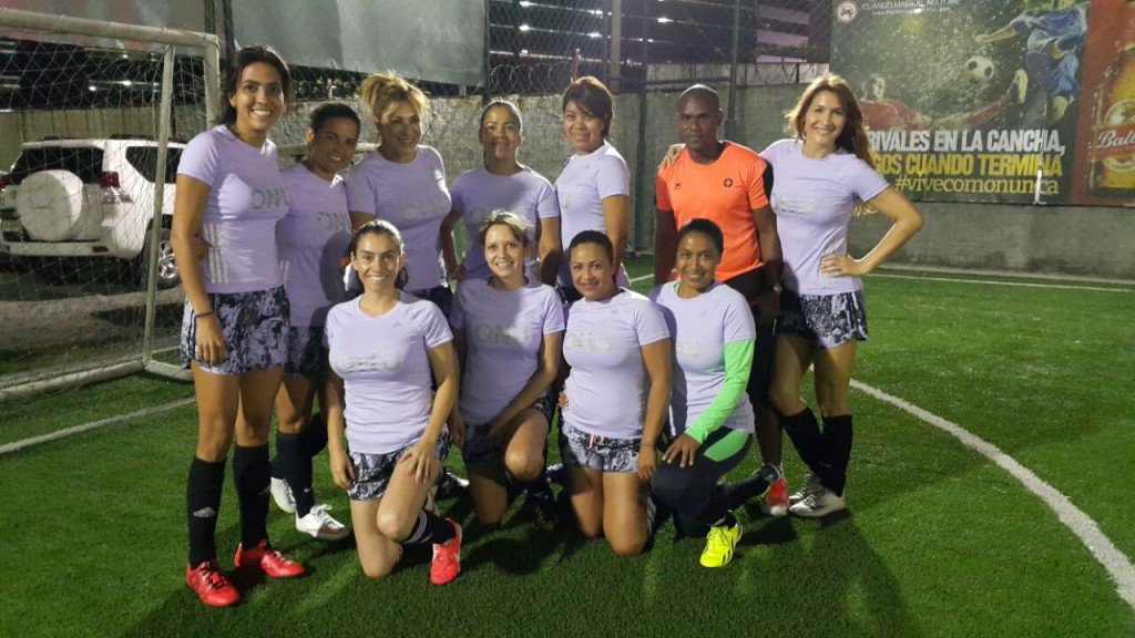 ONU junto a su coach, Siam Martínez