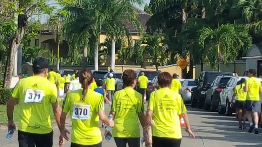 La caminata se inició a las 7 de la mañana de este domingo 14 de junio | Foto: Aydana Ruiz