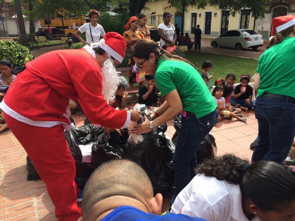 Este año puedes hacer feliz a muchas personas. ¡Participa!