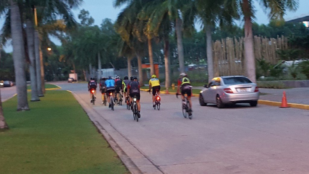 Después de las 6:30 am el tráfico vehícular empieza a complicarse.