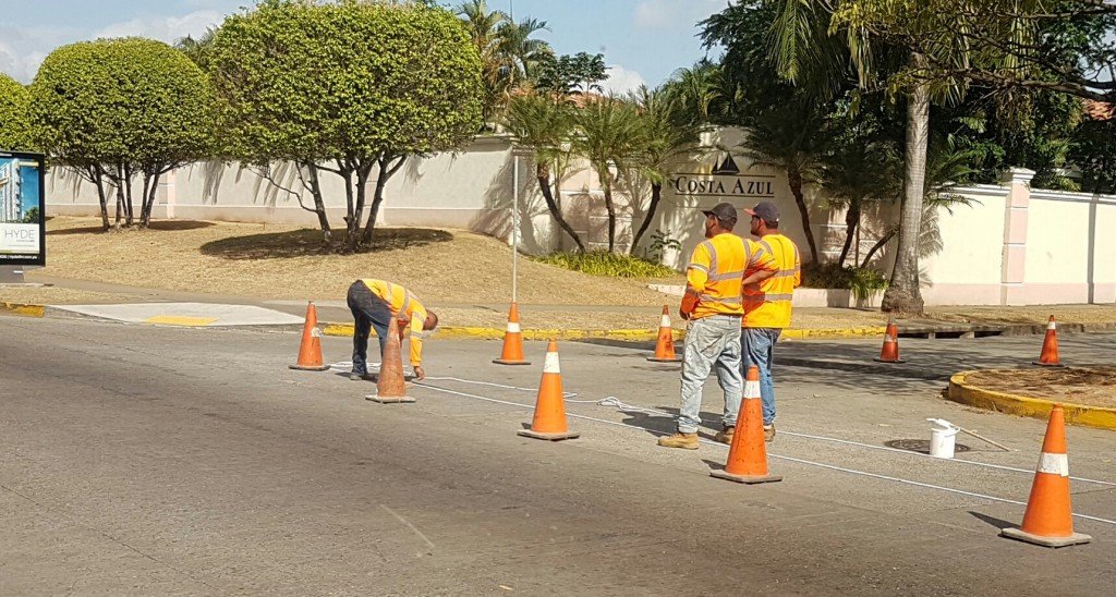 Las delimitaciones incluyen el cruce peatonal en la intersección de las avenidas Centenario y Paseo del Mar; éstas, sumada a la de la avenida de Las Costas, tiene un costo de 6 mil 440 dólares.