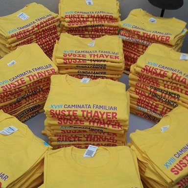 Los fondos obtenidos por la venta de las camisetas van directamente a FUNDACANCER