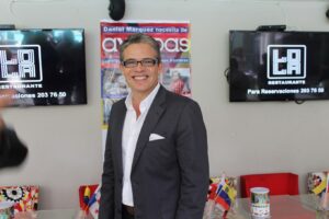 Nelson Bustamante, animador venezolano, apoyó la causa de Ayoudas en Panamá | Crédito: Mariana Cordero Alcalá