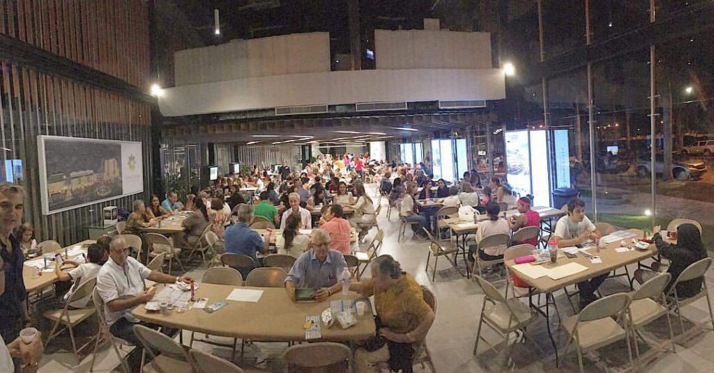 El Bingo parroquial 2017 reunió a decenas de familias, quienes, con su donación, colaboraron los programas beneficiados por la Pastoral Social | Foto: Cortesía