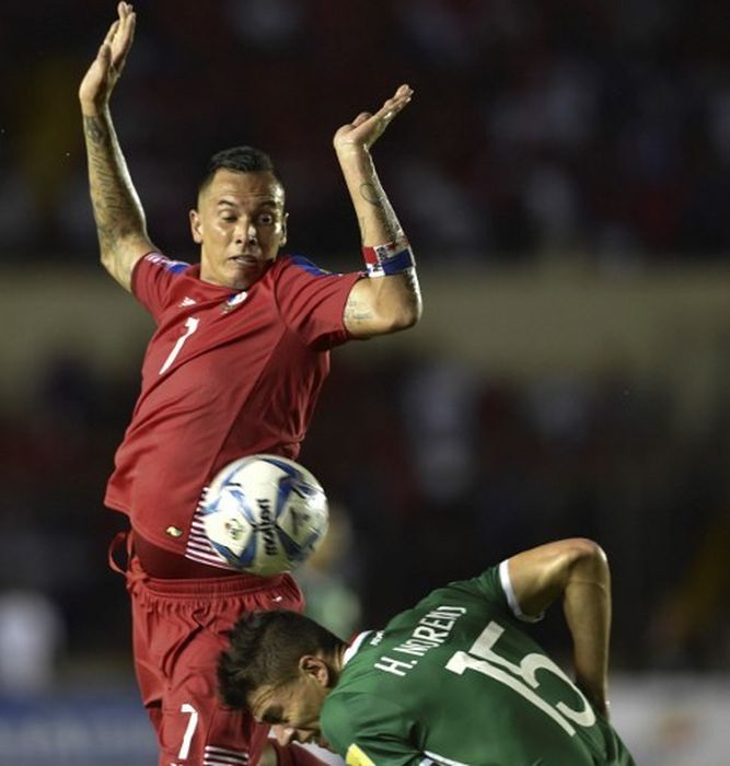 Blas Pérez y Hector Moreno en pleno encuentro | Foto: Cortesía