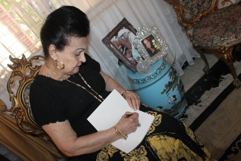 Doris Vargas: “Yo estoy muy orgullosa de mis hijas; amo a mis nietos y bisnietos”. “Vivo activa, acompañando a mi hija Nadja en sus actividades”.