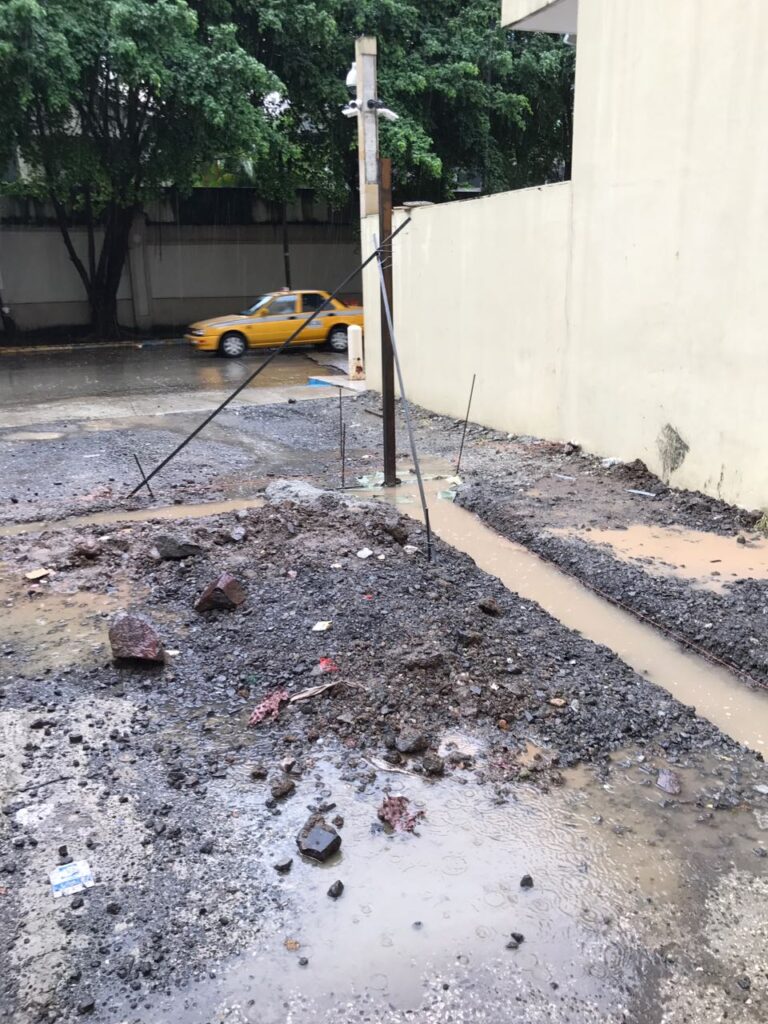 La estructura que se estaba erigiendo se encuentra sobre terrenos propiedad de la torre 300.