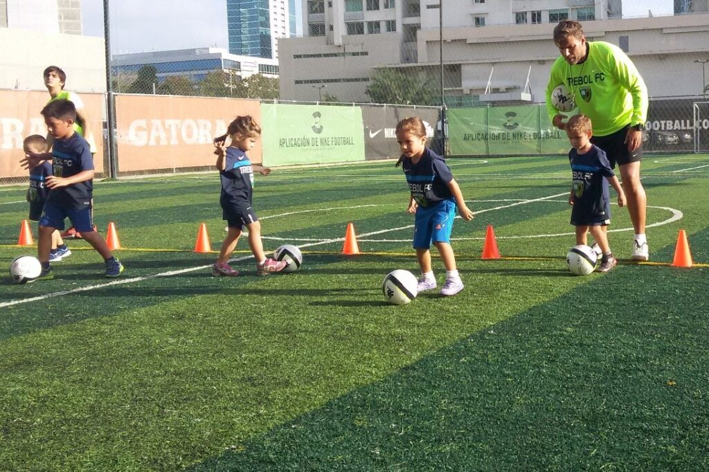 Mayor información puede encontrarla en www.trebolfc.com, sus redes sociales @trebolfutbolclub y llamando al 6101-9381. 