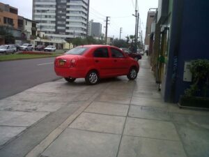 auto mal estacionado panama 2