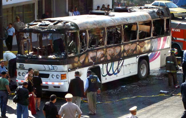 El 23 de octubre de 2006, un autobús se incendió dejando a 18 personas calcinadas. La Semana de la Educación Vial en Panamá (la última de octubre) honra el recuerdo de estas víctimas. Foto: cortesía