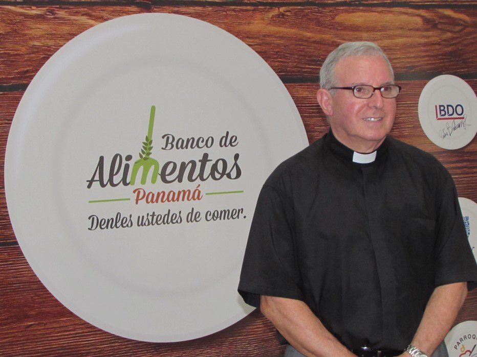 P. Miguel Ángel Ciaurriz, párroco de San Lucas, ha sido una de las piezas fundamentales en el funcionamiento del Banco de Alimentos Panamá, desde que esta realidad era solo una idea.