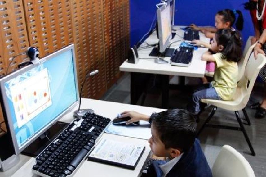 Los niños deben aprender a desarrollar todo su potencial fuera de la pantalla de un computador | Foto: cortesía