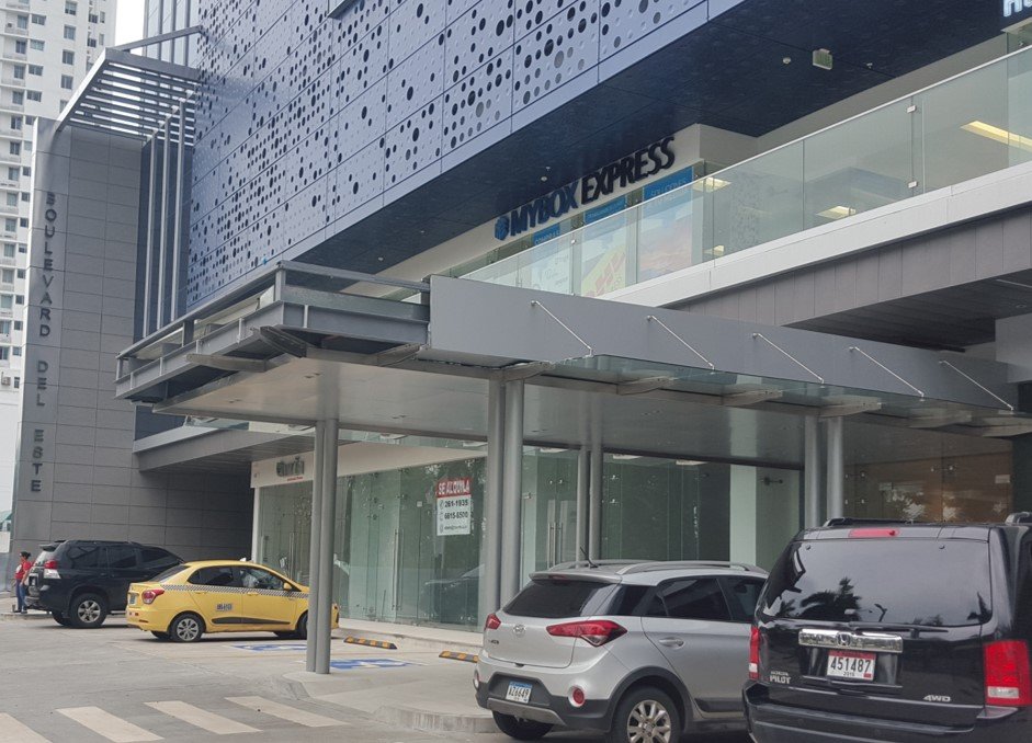 La nueva plaza Boulevard del Este cuenta con estacioamiento techado y al aire libre | Foto AR