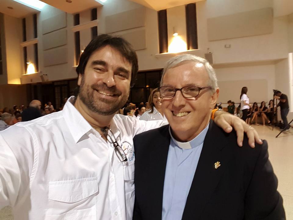 Tete Olivella, junto al padre Miguel Ángel.
